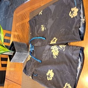 Patagonia Swim Shorts Men’s Size 34 Floral Print Hawaiian Aloha